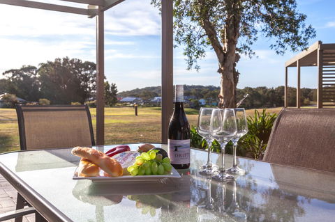 Condo 105 @ Horizons Golf Resort - Salamander Bay NSW - E Caravan Parks 0