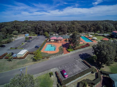Condo 105 @ Horizons Golf Resort - Salamander Bay NSW - E Caravan Parks 25