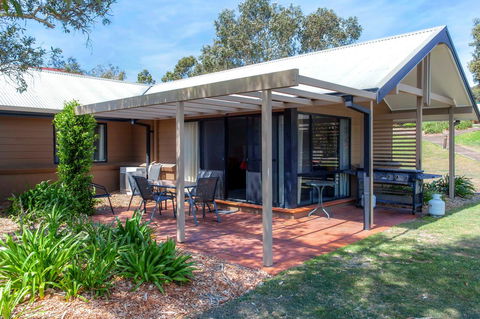 Condo 105 @ Horizons Golf Resort - Salamander Bay NSW - E Caravan Parks 2