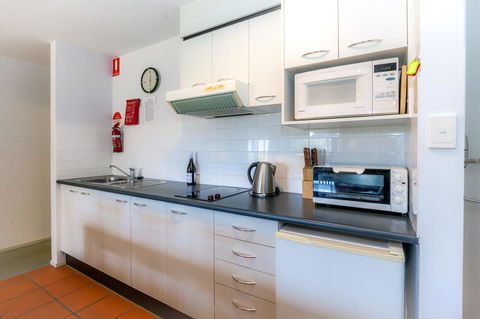 Condo 105 @ Horizons Golf Resort - Salamander Bay NSW - E Caravan Parks 13