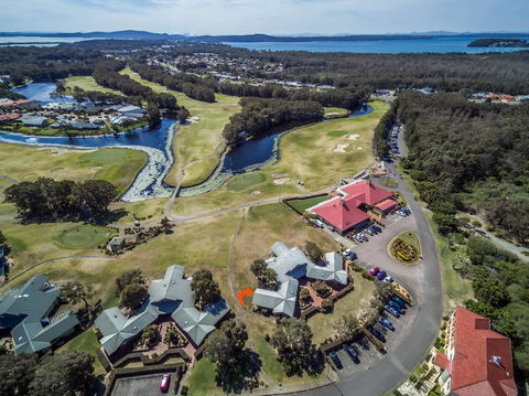 Condo 105 @ Horizons Golf Resort - Salamander Bay NSW - E Caravan Parks 7