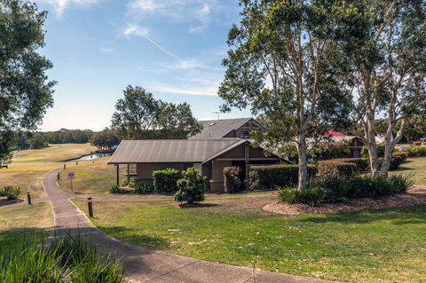 Condo 105 @ Horizons Golf Resort - Salamander Bay NSW - E Caravan Parks 12