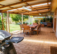 Sunbaker Beach House - E Caravan Parks