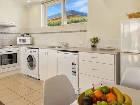 Seashells Apartments Merimbula - E Caravan Parks 8