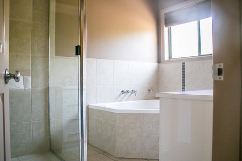 Ironstone Estate Lovedale - E Caravan Parks 6