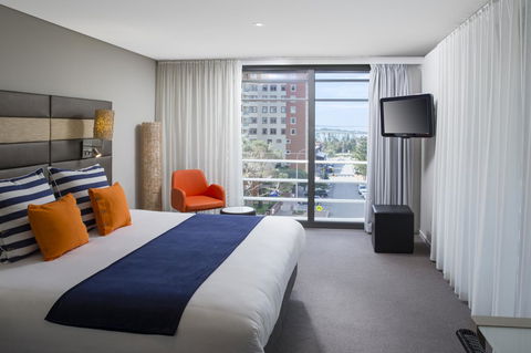 Novotel Newcastle Beach - E Caravan Parks 13