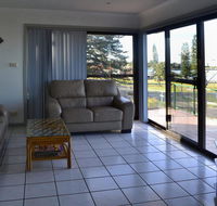 Oxley 8 at Tuncurry - E Caravan Parks
