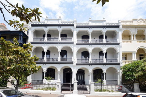 Hotel Challis Potts Point - E Caravan Parks 0