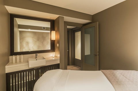 Swissotel Sydney - E Caravan Parks 22