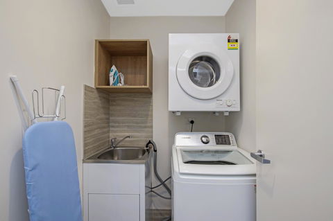 DD Apartments At International Convention Centre - E Caravan Parks 37