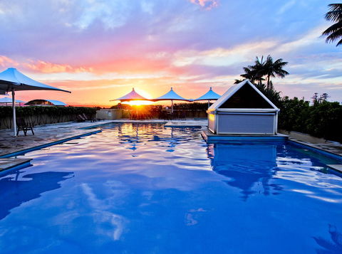 Oaks The Entrance Waterfront Suites - E Caravan Parks 0