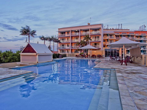 Oaks The Entrance Waterfront Suites - E Caravan Parks 21