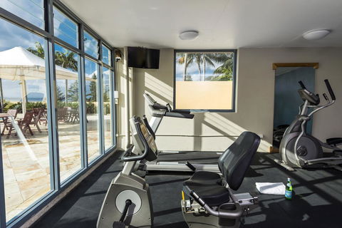 Oaks The Entrance Waterfront Suites - E Caravan Parks 6