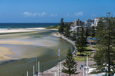 Oaks The Entrance Waterfront Suites - E Caravan Parks 13