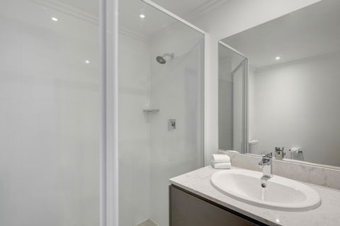 Mercure Sydney Bankstown - E Caravan Parks 16
