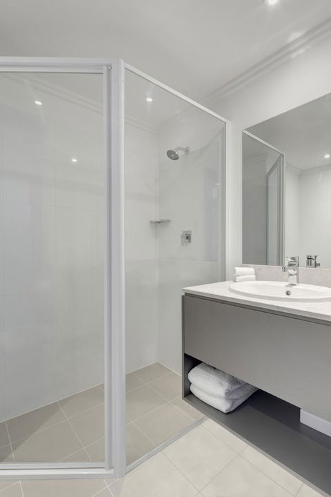 Mercure Sydney Bankstown - E Caravan Parks 24