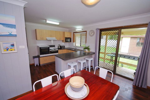 Breakaway, 11 Scott Street - E Caravan Parks 4