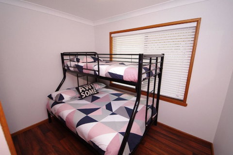 Breakaway, 11 Scott Street - E Caravan Parks 3