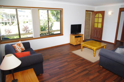 Breakaway, 11 Scott Street - E Caravan Parks 9