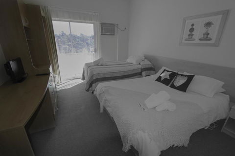 Rest Easy Motel - E Caravan Parks 22