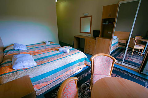 Rest Easy Motel - E Caravan Parks 13