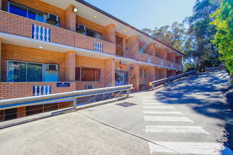 Rest Easy Motel - E Caravan Parks 7