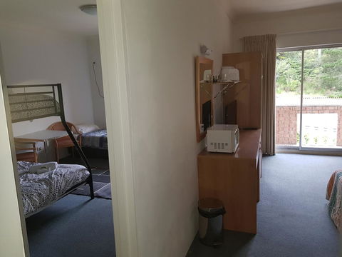 Rest Easy Motel - E Caravan Parks 35