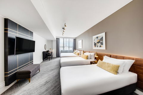 Vibe Hotel Sydney - E Caravan Parks 18