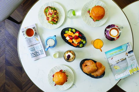 Vibe Hotel Sydney - E Caravan Parks 12
