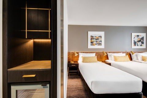 Vibe Hotel Sydney - E Caravan Parks 7