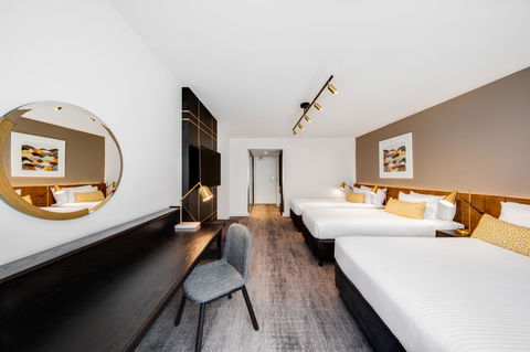 Vibe Hotel Sydney - E Caravan Parks 15