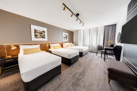 Vibe Hotel Sydney - E Caravan Parks 17