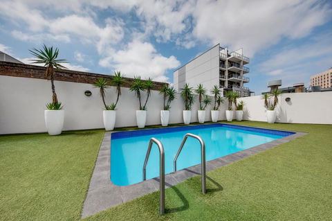 Vibe Hotel Sydney - E Caravan Parks 6