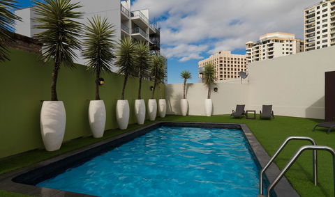 Vibe Hotel Sydney - E Caravan Parks 10