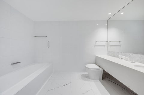 Vibe Hotel Sydney - E Caravan Parks 14