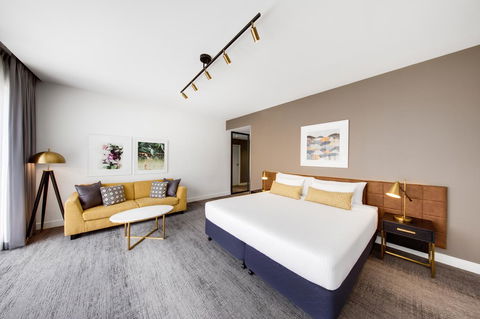 Vibe Hotel Sydney - E Caravan Parks 4