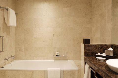 Sofitel Sydney Wentworth - E Caravan Parks 7