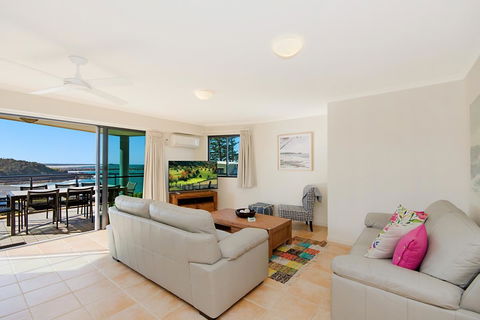 The Cove Yamba - E Caravan Parks 11