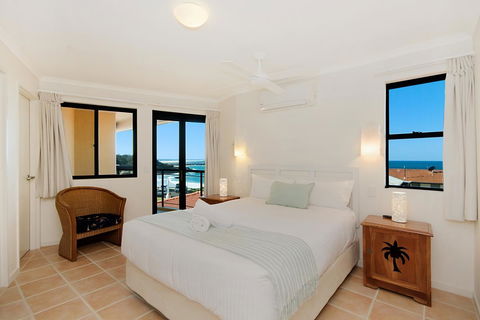 The Cove Yamba - E Caravan Parks 9