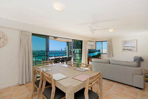 The Cove Yamba - E Caravan Parks 12