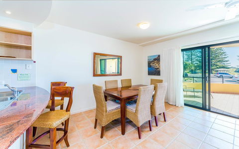 The Cove Yamba - E Caravan Parks 35