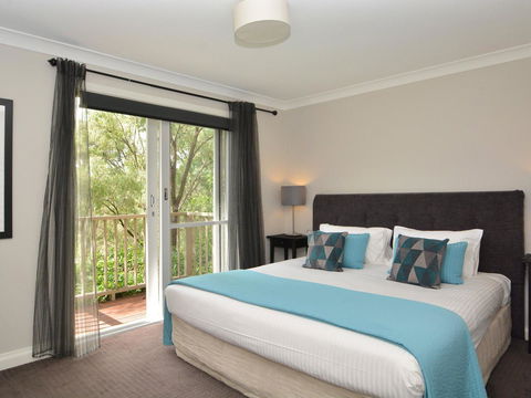 Villa 3br Margarita Villa Located Within Cypress Lakes Resort - E Caravan Parks 3