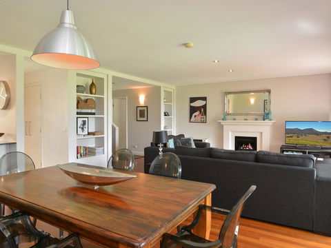 Villa 3br Margarita Villa Located Within Cypress Lakes Resort - E Caravan Parks 6