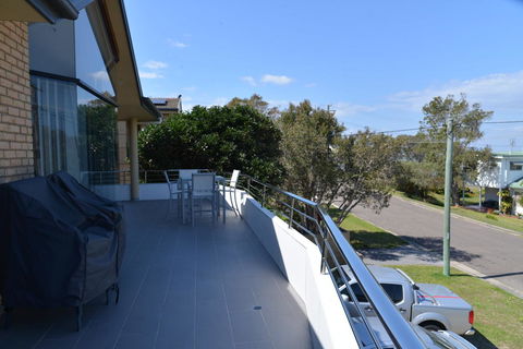 The Boat House - E Caravan Parks 20