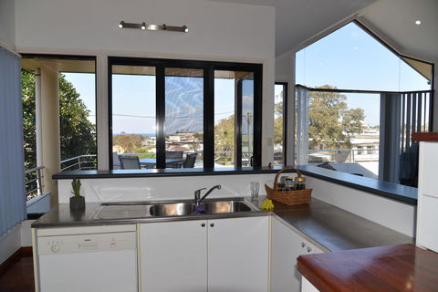 The Boat House - E Caravan Parks 0