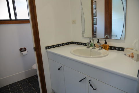 The Boat House - E Caravan Parks 22