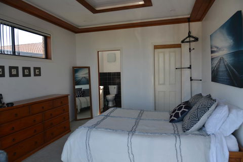 The Boat House - E Caravan Parks 7
