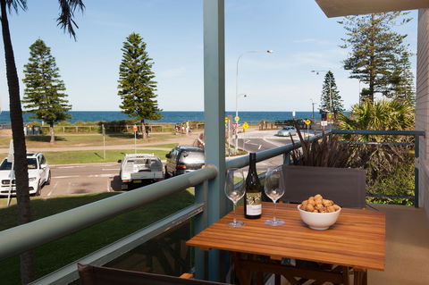 Waterview Beach Apartment - E Caravan Parks 13