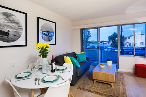 Waterview Beach Apartment - E Caravan Parks 2