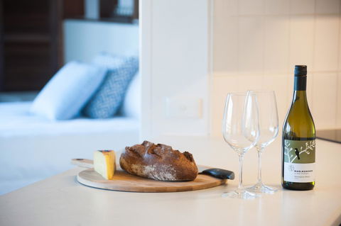 Waterview Beach Apartment - E Caravan Parks 12
